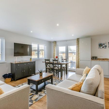 Cotswold Gateway Escape Hotel Offenham ภายนอก รูปภาพ