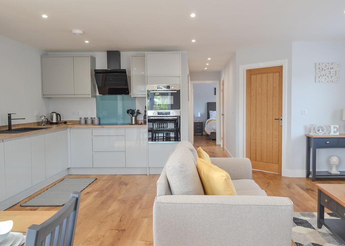 Cotswold Gateway Escape Hotel Offenham ภายนอก รูปภาพ