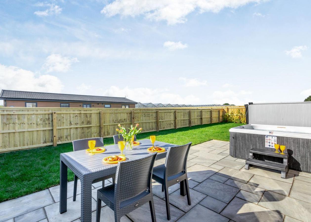 Cotswold Gateway Escape Hotel Offenham ภายนอก รูปภาพ