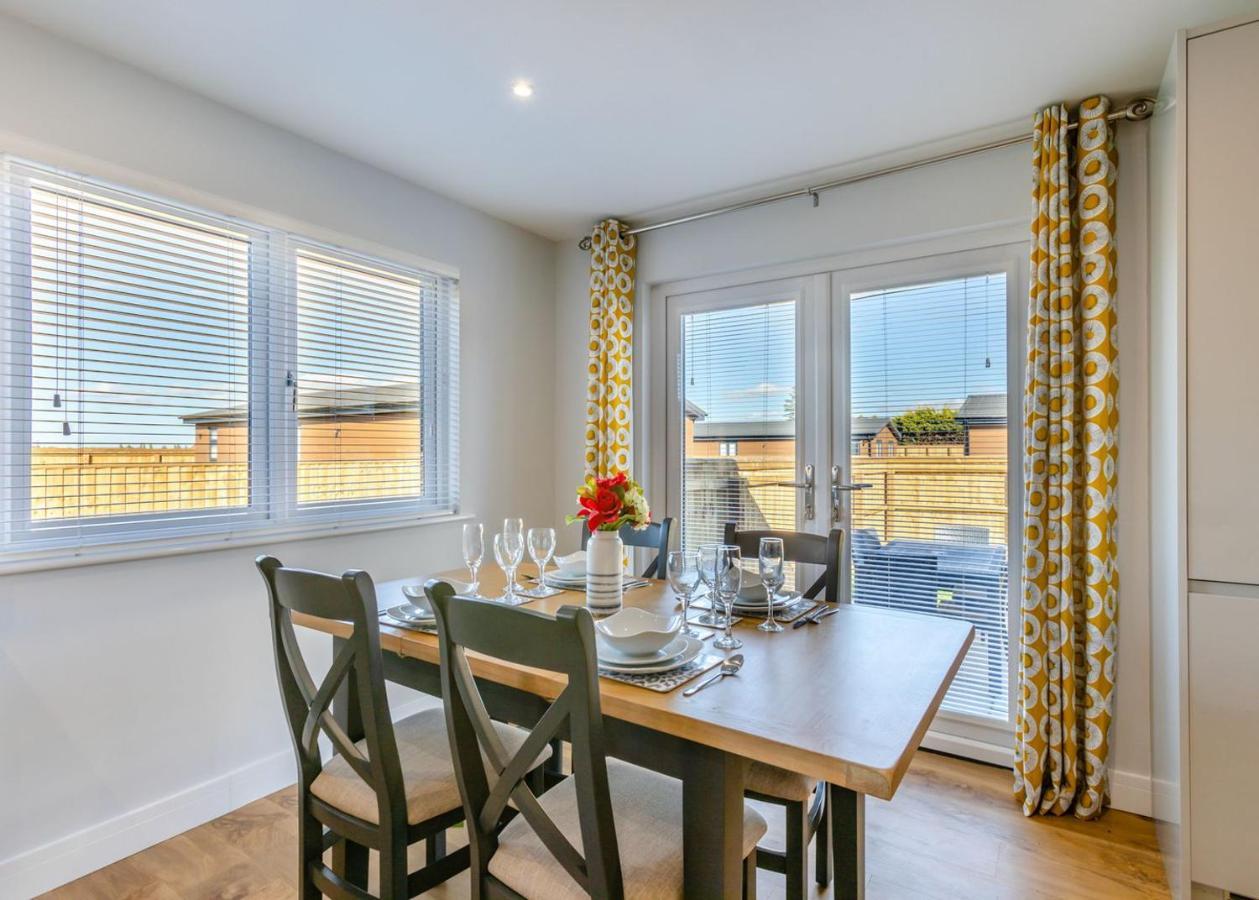 Cotswold Gateway Escape Hotel Offenham ภายนอก รูปภาพ