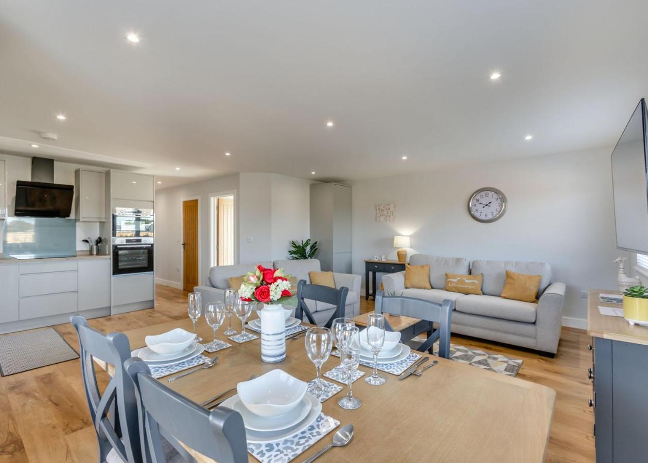 Cotswold Gateway Escape Hotel Offenham ภายนอก รูปภาพ